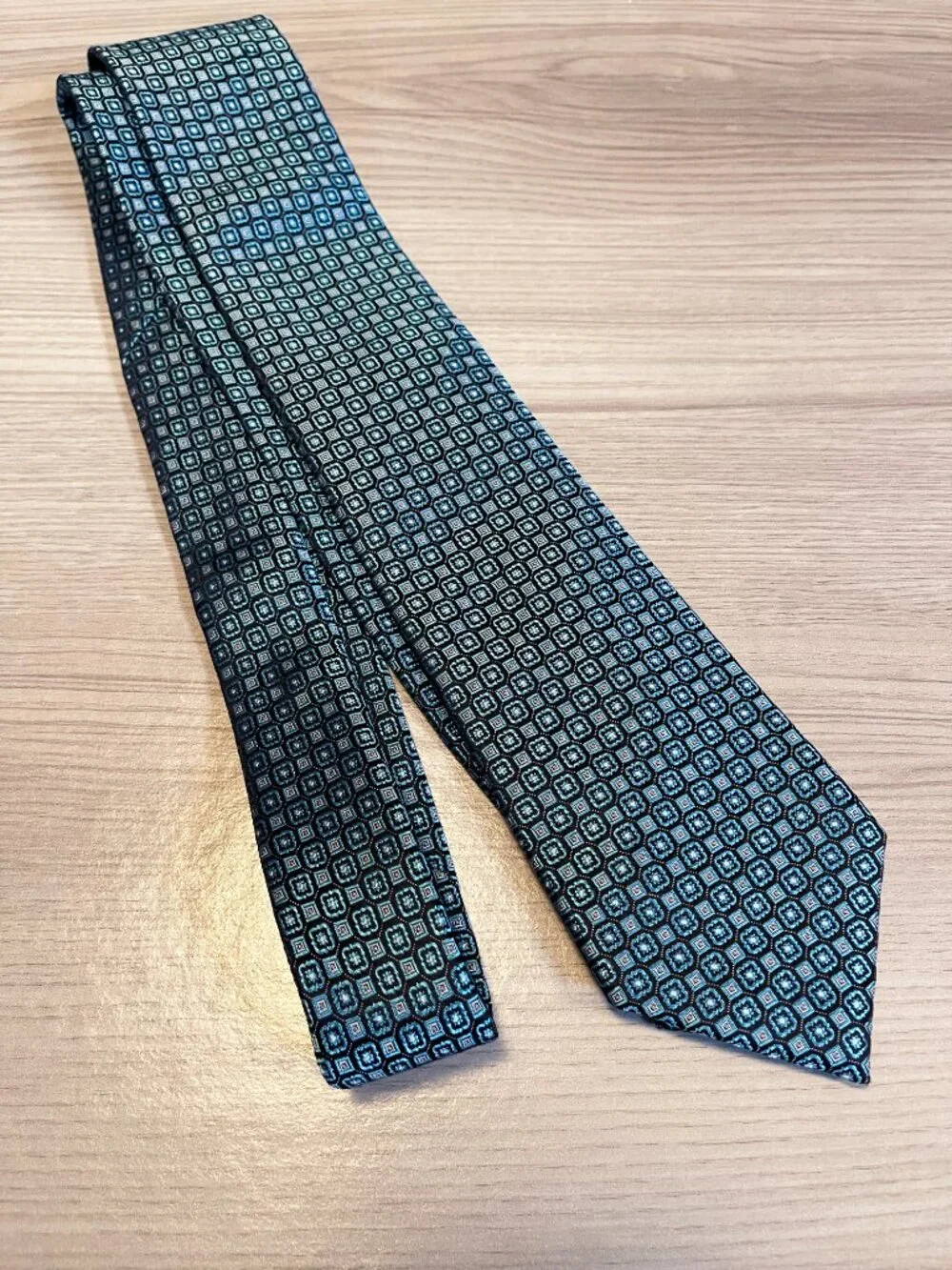 Jos. A. Bank Traveler 100% Silk Geometric Blue Black Stain Resistant Men's Tie